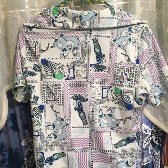 Egyptian Novelty Print Polyester Blouse Circa 1970s - Picture 2 of 4